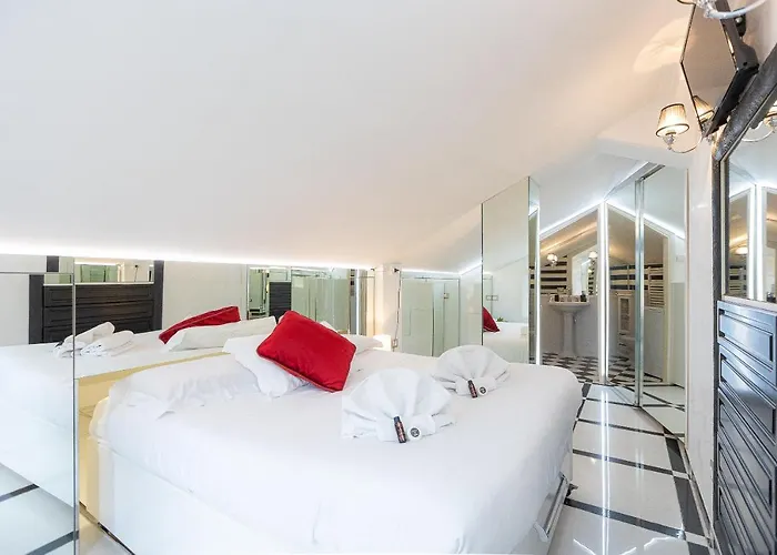 Star By In Apartment Rome