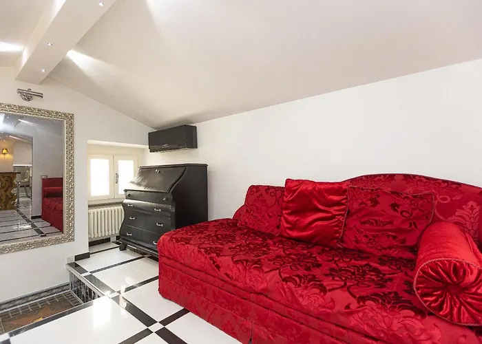 Star By In Apartment Rome