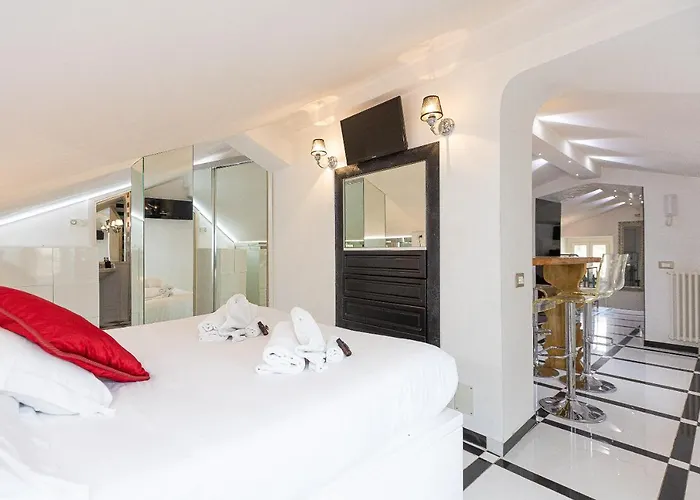 Star By In Apartment Rome